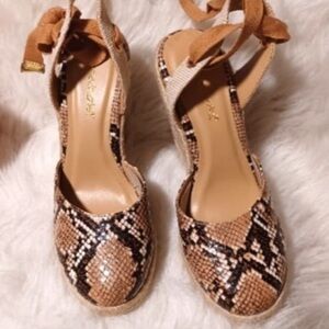 Super cute snake print rope Wedges